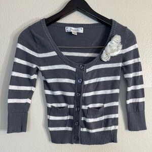 Decree Gray and White Cardigan Sweater